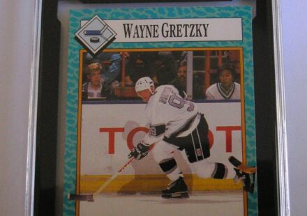 eBay listing photo of 1989 Wayne Gretzky graded K Sportscard Authentication (KSA) 10 from 1989 Sports Illustrated for Kids Series 1 card 19